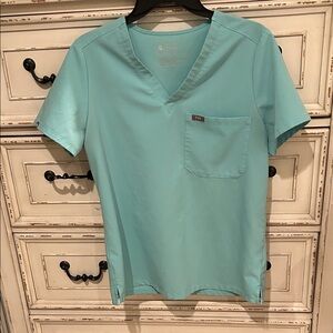 Figs Aqua Men's V-Neck Short Sleeve Tee